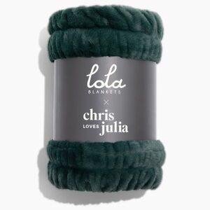Lola x Chris Loves Julia Juniper